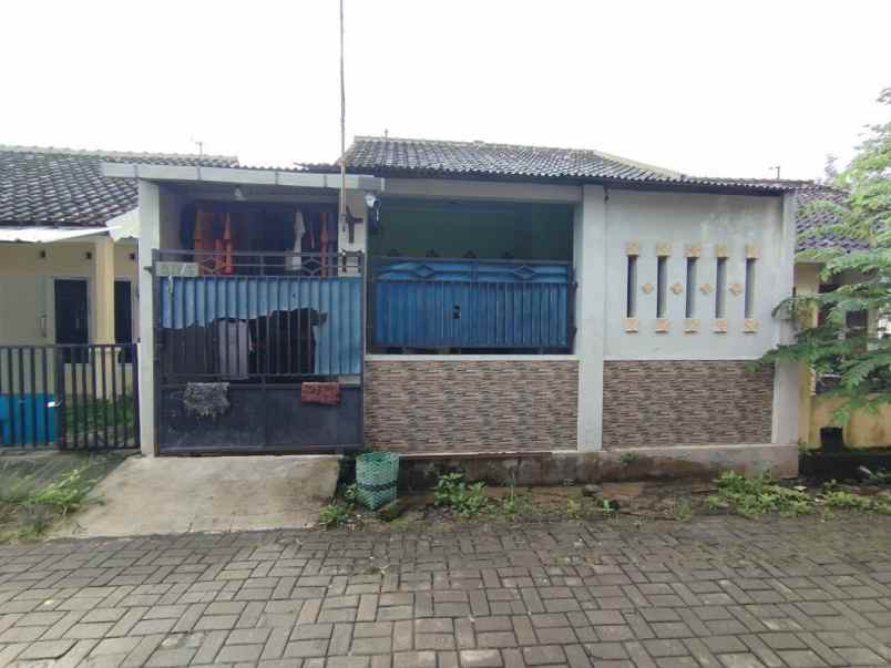 rumah second full bangunan siap huni di solo utara