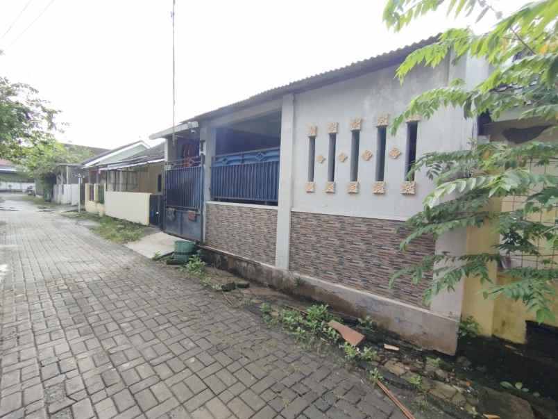 rumah second full bangunan siap huni di solo utara