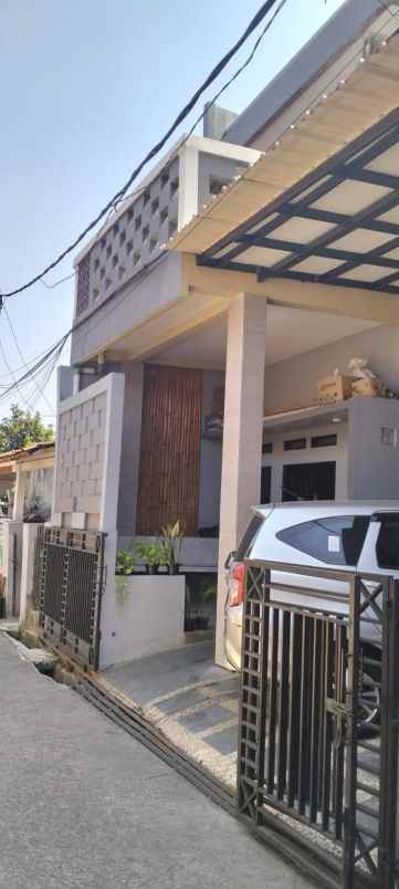 rumah siap huni 2 lantai di kukusan depok dekat ke ui