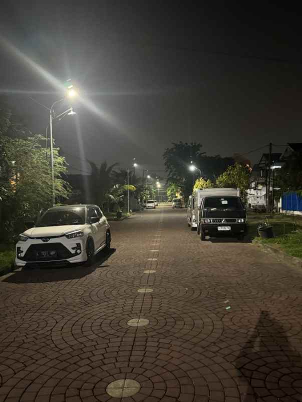 rumah siap huni 2 lantai semi furnished di wonorejo