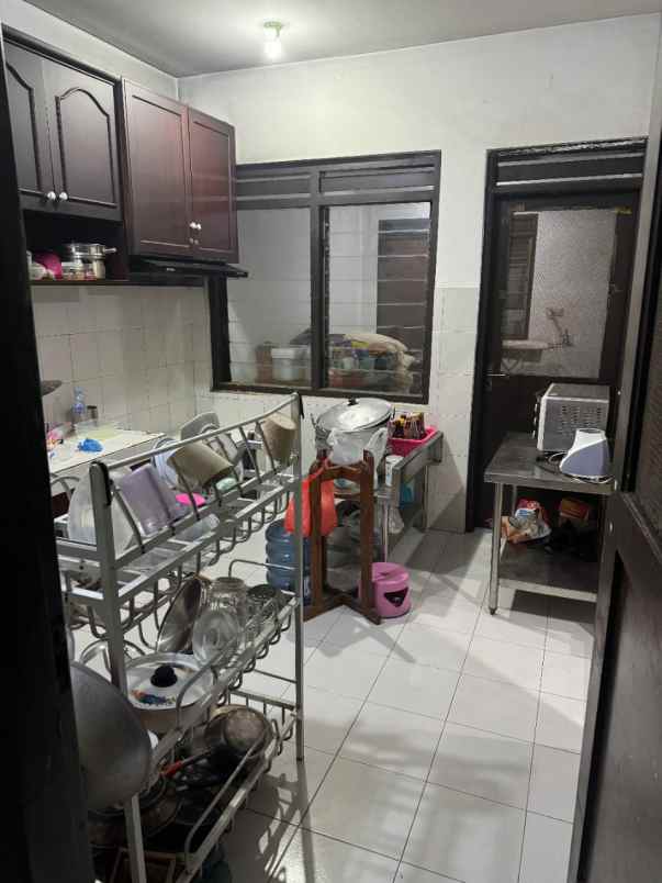 rumah siap huni 2 lantai semi furnished di wonorejo