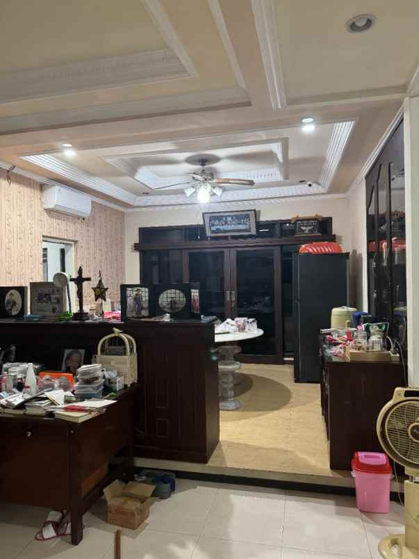 rumah siap huni 2 lantai semi furnished di wonorejo