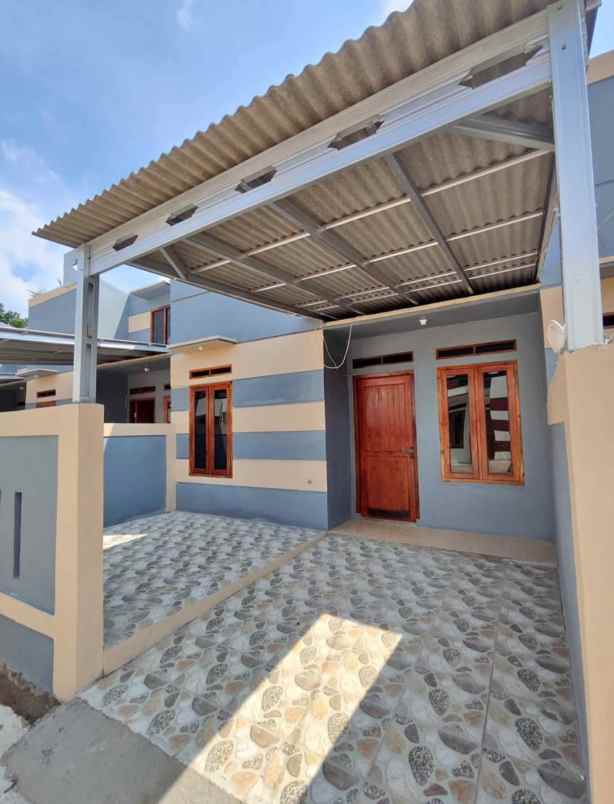 rumah siap huni dekat stasiun