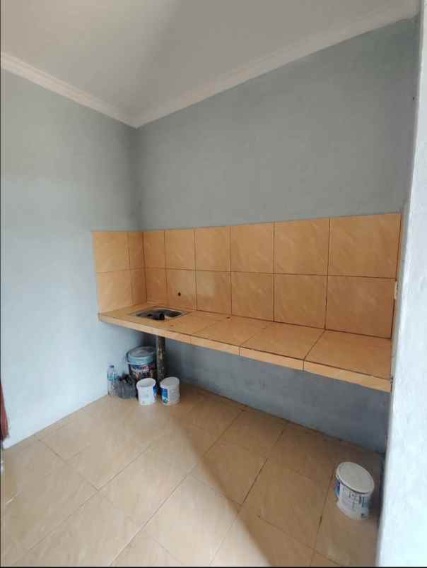 rumah siap huni dekat stasiun