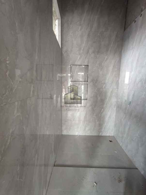 rumah siap huni di cluster tlaga bodas semarang