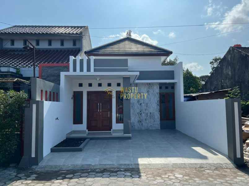 rumah siap huni strategis di ambarketawang gamping
