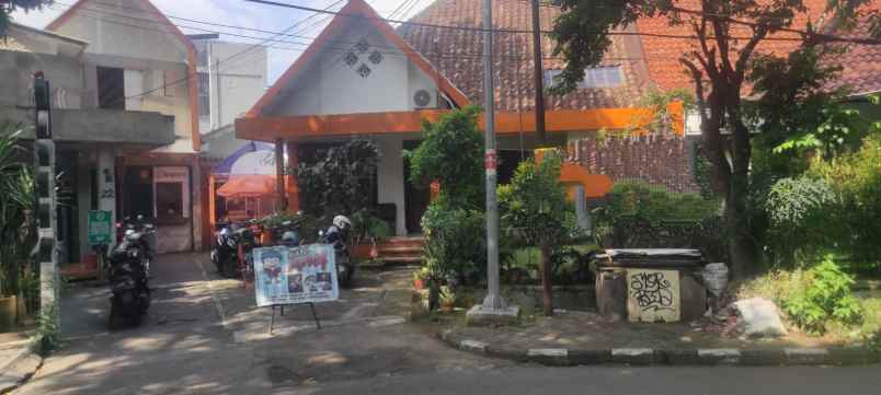 rumah strategis di sayap riau bandung