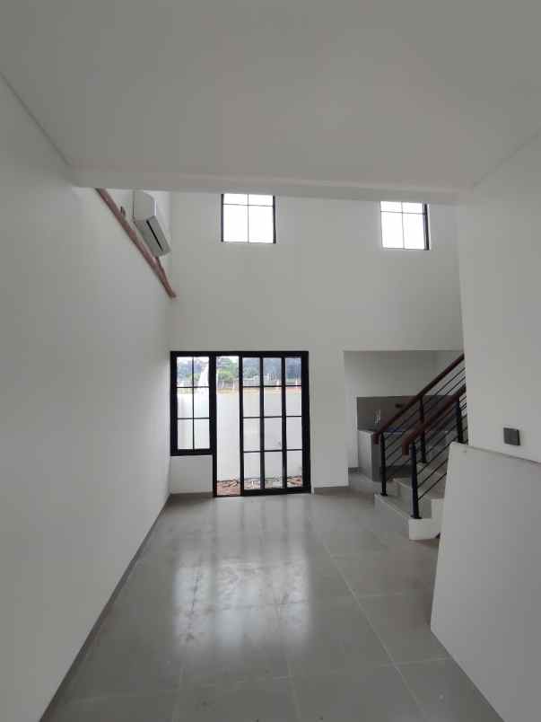 rumah syariah 2 lantai dekat tol kota wisata