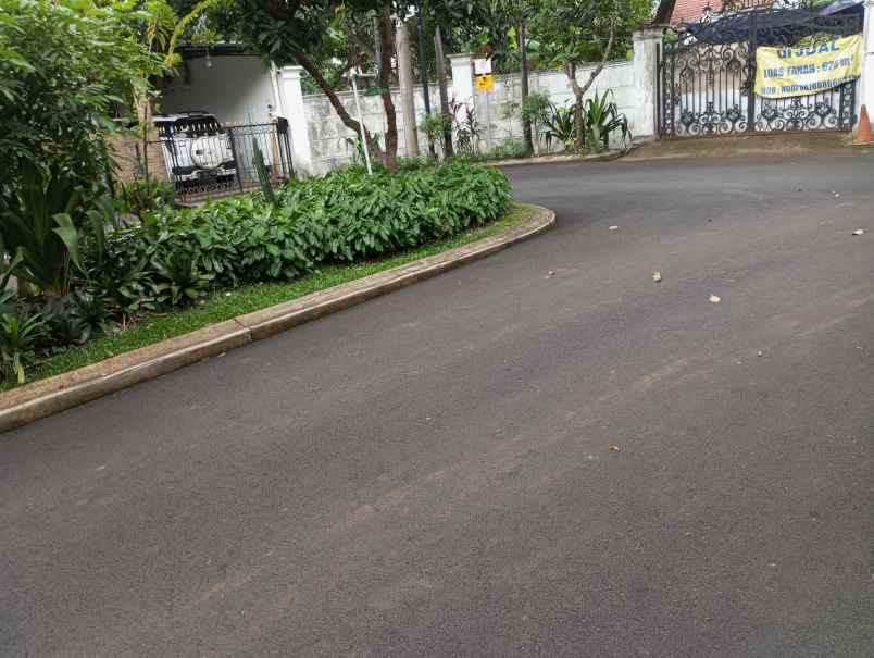 rumah tinggal dengan tanah luas