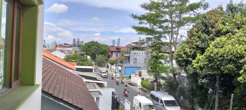 rumah tinggal di kemanggisan raya jakarta barat