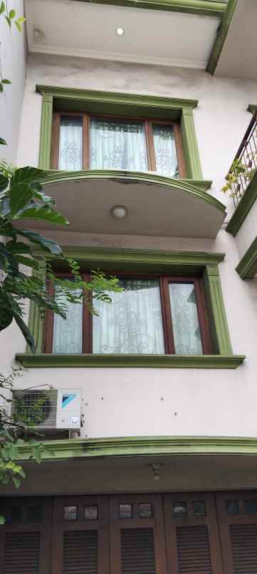 rumah tinggal di kemanggisan raya jakarta barat