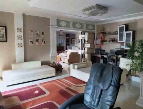 rumah usaha dan gudang