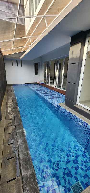 rumahdijual kolam renang di mainroad setiabudi