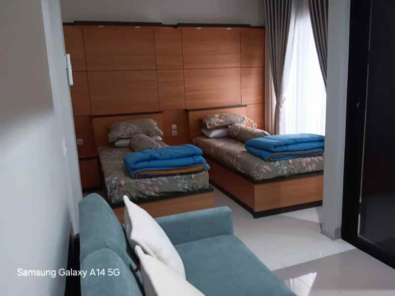 sewa rumah summarecon flora