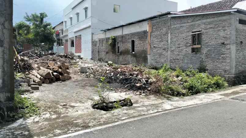 tanah 169m strategis bangun kost solo