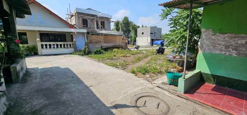 tanah hook dalam cluster di jalan raya berbah sleman
