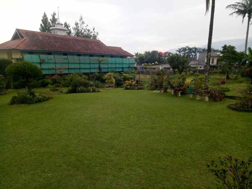villa cisarua kec cisarua kab