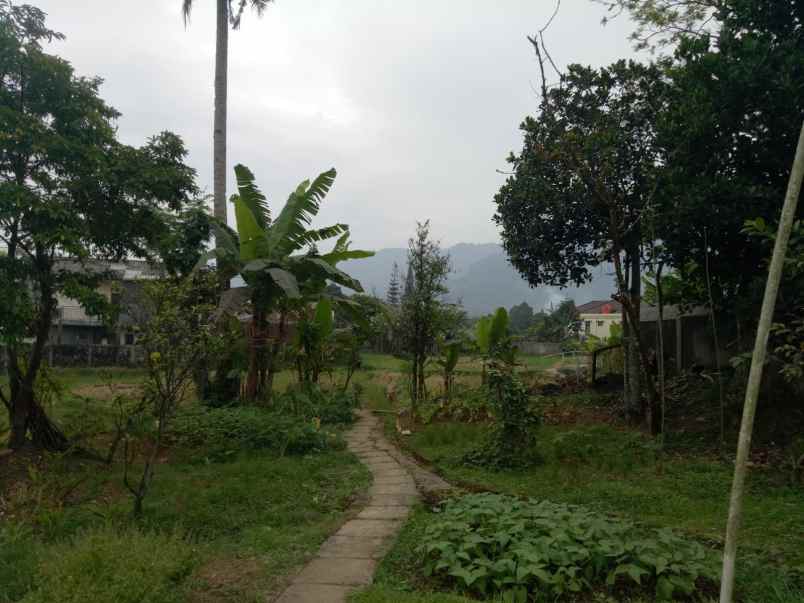villa cisarua kec cisarua kab