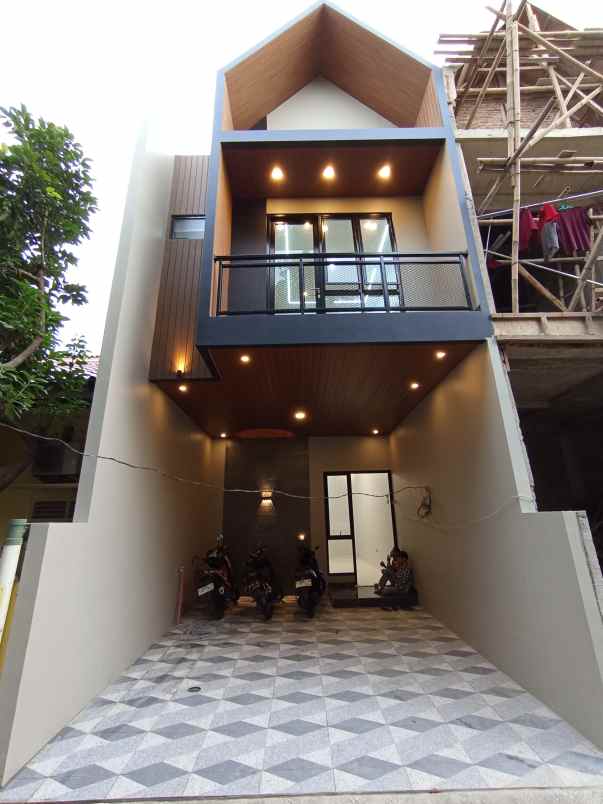 2 5 lantai rooftop service area at jagakarsa jaksel