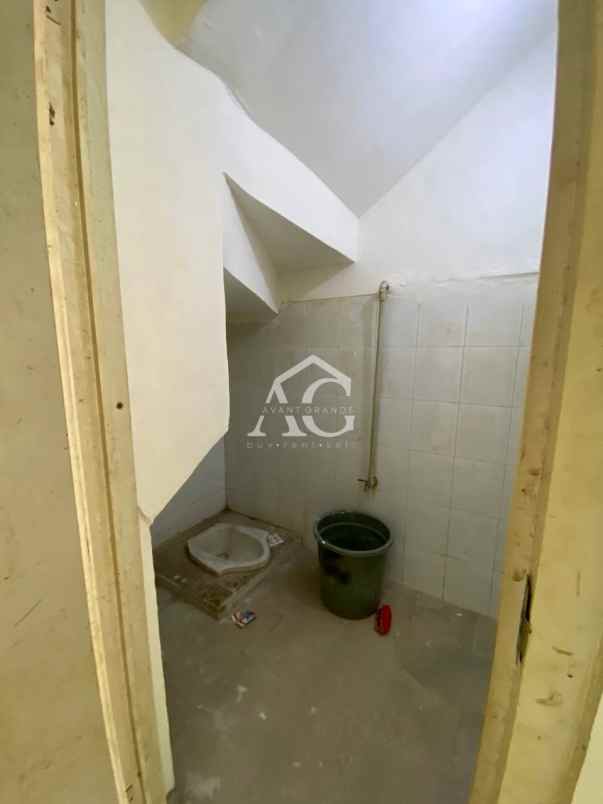 dijual 2 ruko 2 lantai di sigura gura malang