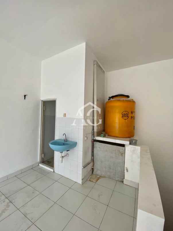 dijual 2 ruko 2 lantai di sigura gura malang