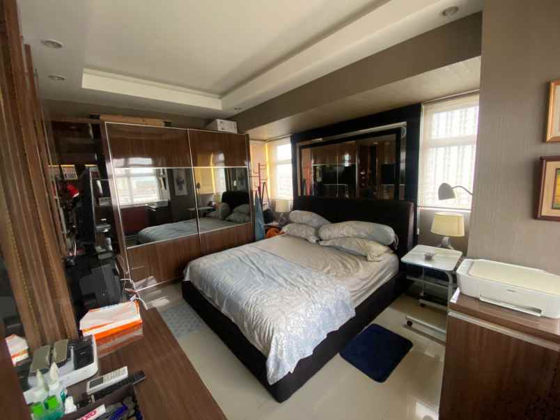 dijual apartemen gunawangsa merr 2 br corner