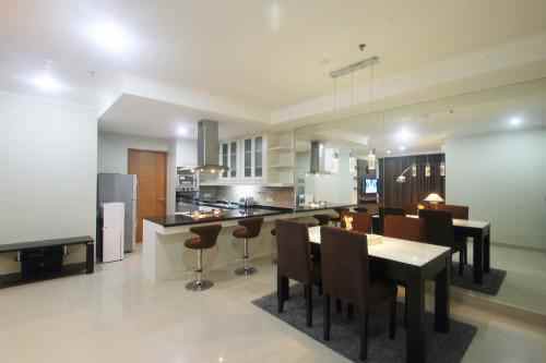 dijual apartement hampton s pondok indah kawasan elit