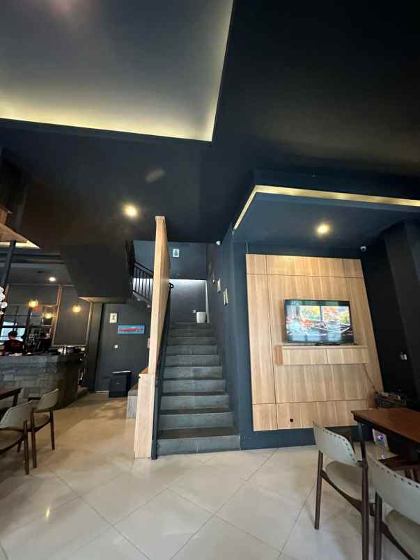 dijual cafe rumah luas 500m duren sawit jakarta timur