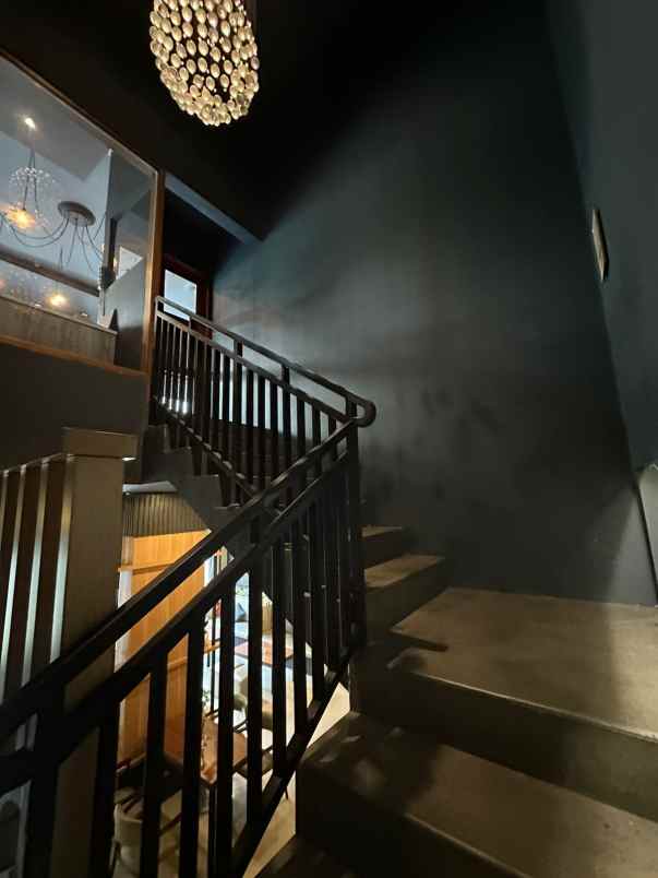 dijual cafe rumah luas 500m duren sawit jakarta timur