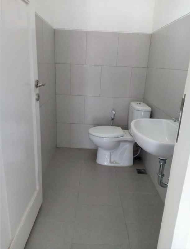 dijual cepat ruko 3 lantai bagus cocok untuk usaha