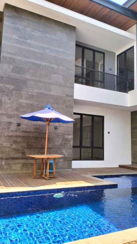 dijual cepat rumah mewah emerald cove gading serpong