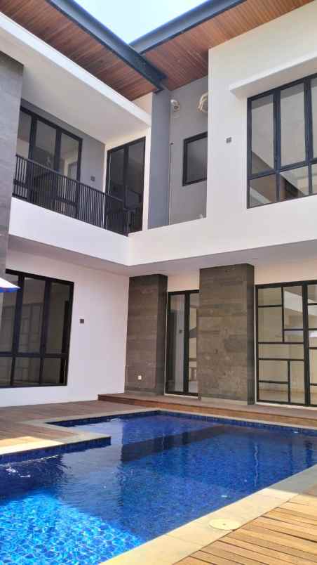 dijual cepat rumah mewah emerald cove gading serpong