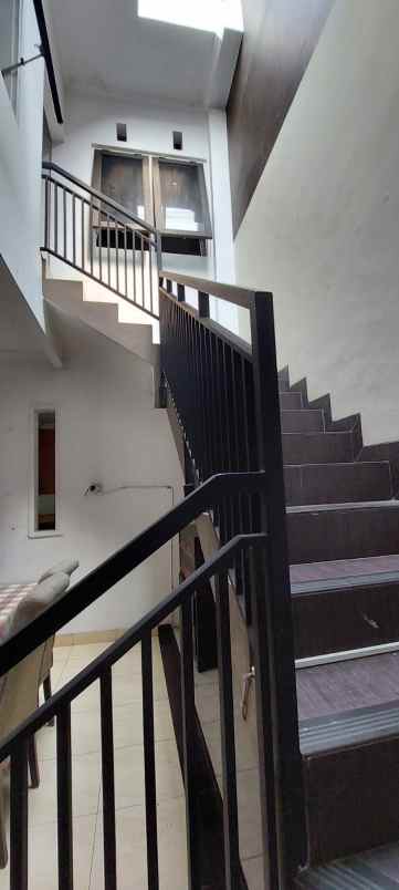 dijual cepat rumah strategis cikunir