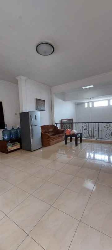 dijual cepat rumah strategis cikunir