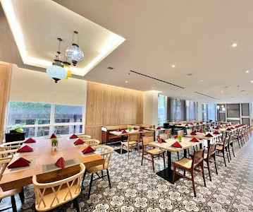 dijual hotel jalan margomulyo