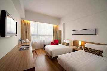 dijual hotel jalan margomulyo