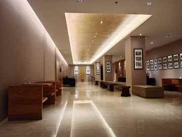 dijual hotel jalan margomulyo