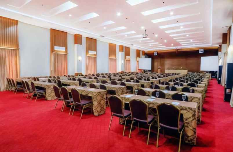 dijual hotel podosugih kec pekalongan