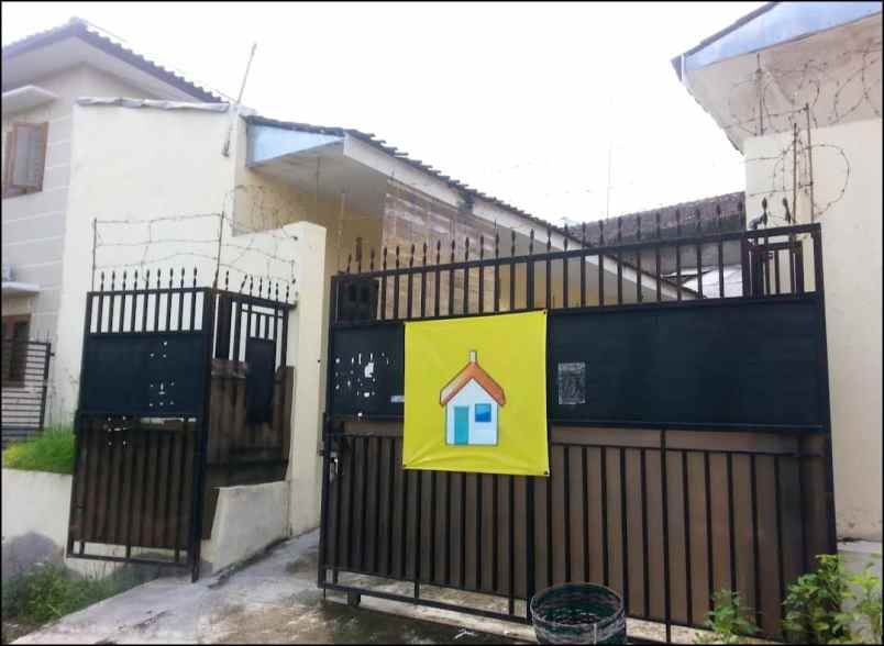 dijual kost 200m belakang kampus uns solo