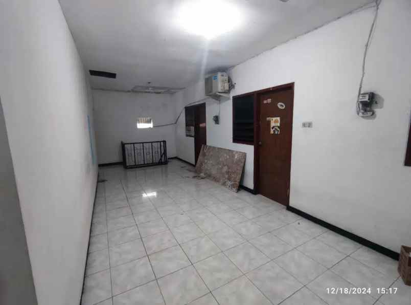 dijual kost jl siwalankerto timur