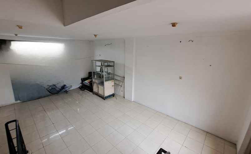 dijual ruko gudang kantor jalan cluster aralia kota