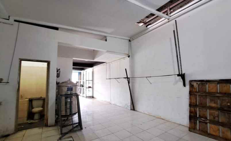 dijual ruko gudang kantor jalan cluster aralia kota