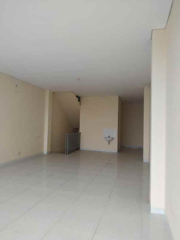 dijual ruko gudang kantor jalan raya menganti raya
