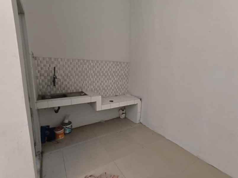 dijual ruko gudang kantor jalan raya pondok ungu