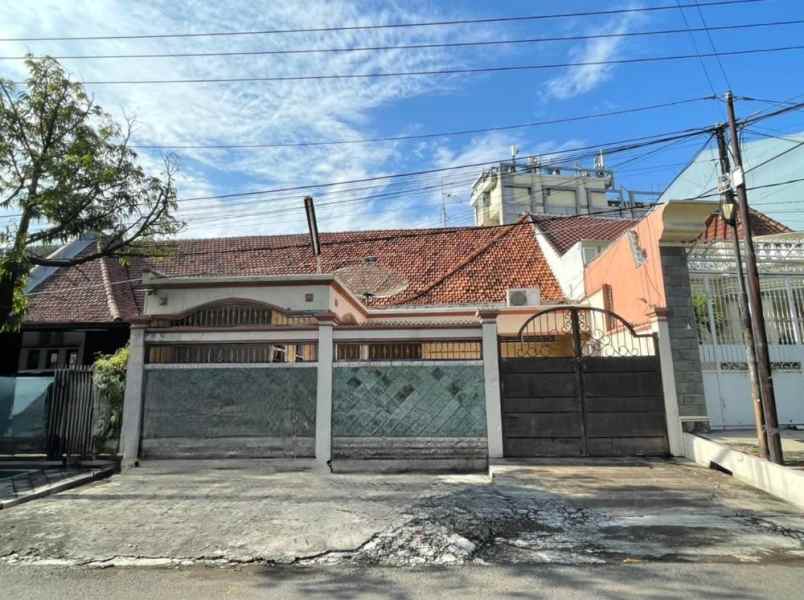 Rumah Kantor Jalan Seruni Semi Furnish Pusat Kota Surabaya Bisa Kpr