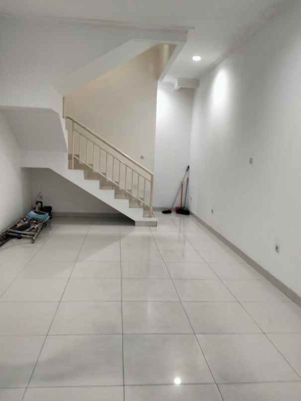 dijual ruko gudang kantor jl aries utama rt 13 rw 3