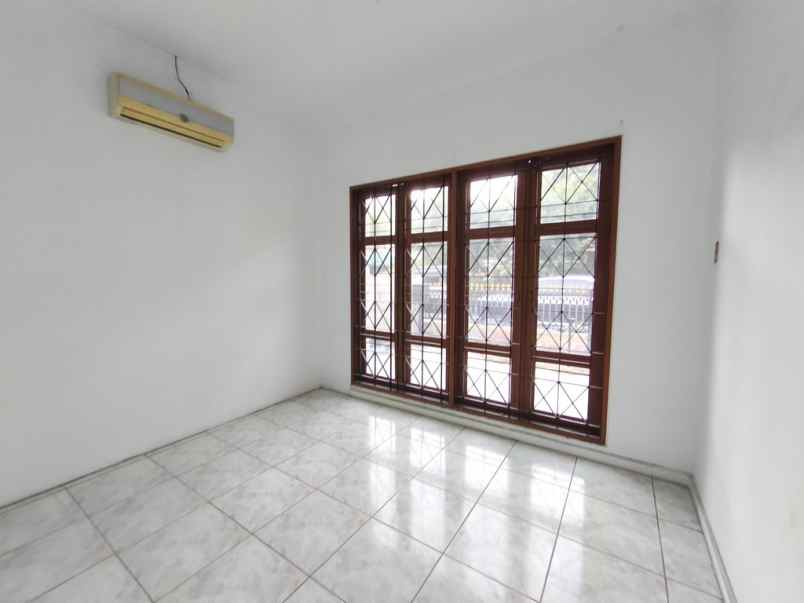 dijual rumah 1 tingkat komplek cemara asri jalan pinus