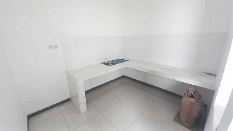 dijual rumah 18 land residence