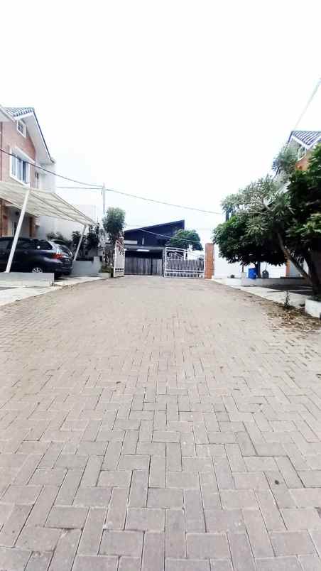 dijual rumah 18 land residence
