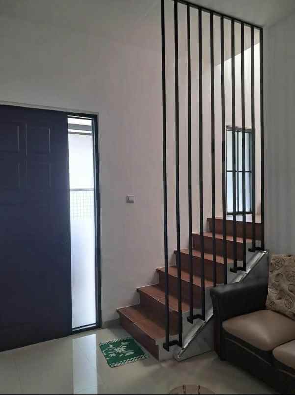 dijual rumah 2 lantai dekat binus malang